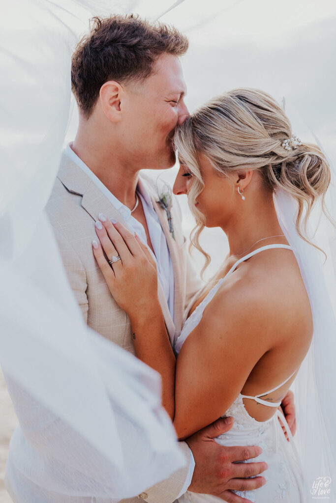 Bridal Spray Tanning: Perfect Glow for Your Wedding Day?